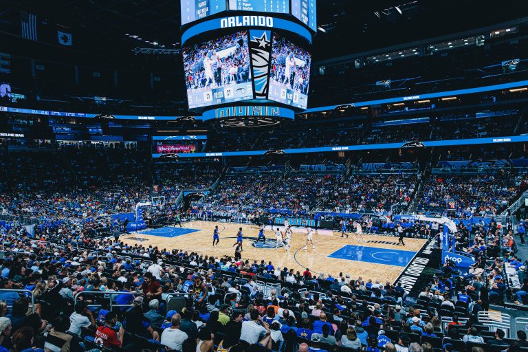 🏀 NBA em Orlando: viva a emoção dos jogos com o transporte da Gator Tours